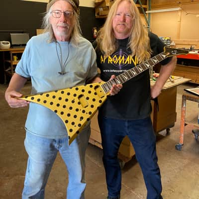 GJ2 (Grover Jackson) Concord Randy Rhoads Flying V 2021 - Gold & Black Polka Dot
