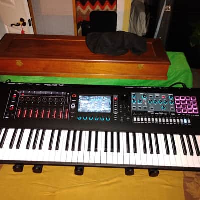 Roland Fantom 7 76-Key Workstation Keyboard 2019 - Present - Black