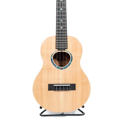 KoAloha KTMR-10SI Rosette Malaysian Blackwood & Spruce Top Satin Tenor Ukulele