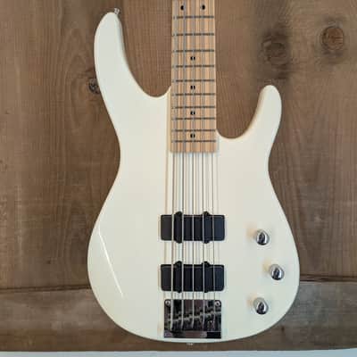 Peavey Foundation 5-String Bass White Maple Neck w/Hardshell Case - Used