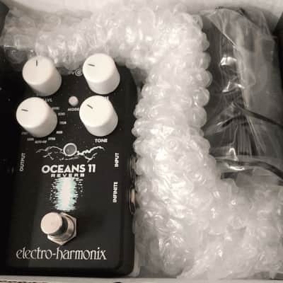 EHX Electro-Harmonix Oceans 11 Reverb Pedal