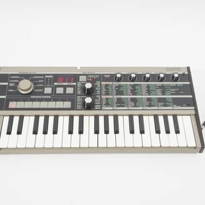 KORG microKORG Analog Modeling Keyboard Synthesizer Vocoder w/ 100-240V PSU