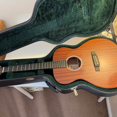 Martin 000RS1 Semi-Acoustic Guitar with hard case