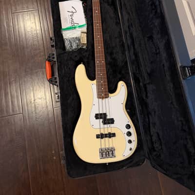 Fender American Deluxe Precision Bass with Rosewood Fretboard 2011 - 2015 - Olympic White
