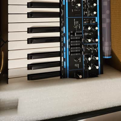 Novation Bass Station II 25-Key Monophonic Synthesizer 2013 - Present - Black