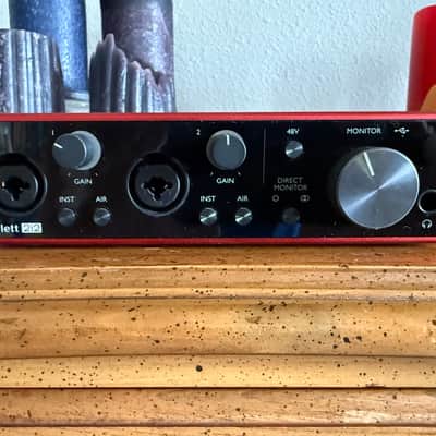 Focusrite Scarlett 2i2 3rd Gen USB Audio Interface 2019 - Present - Red / Black