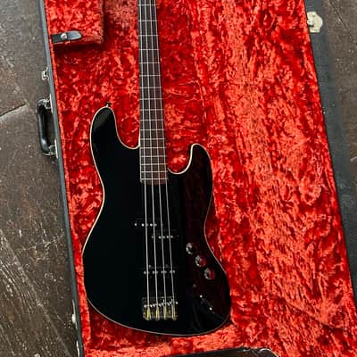Fender Aerodyne Jazz Bass 2022- Black