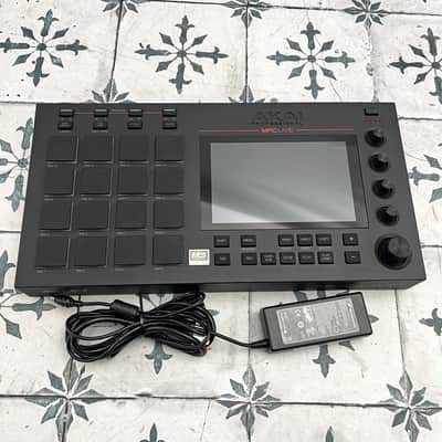 Akai MPC Live Standalone Sampler / Sequencer