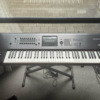 Korg Kronos 73 2010s - Black