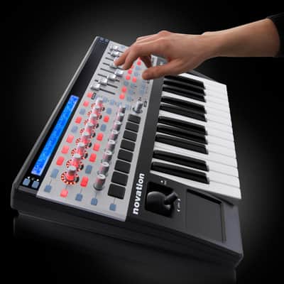 Novation ReMOTE 25 SL MKII mk2 MIDI Controller Keyboard w. Joystick, Trackpad, & Aftertouch