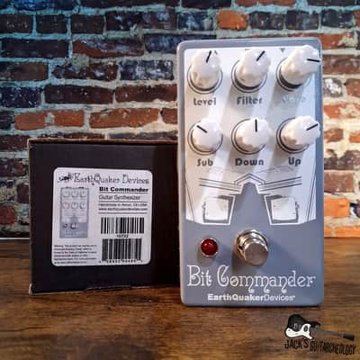 EarthQuaker Devices Bit Commander (Analog Octave Synth) *NEW* (Grey/White)